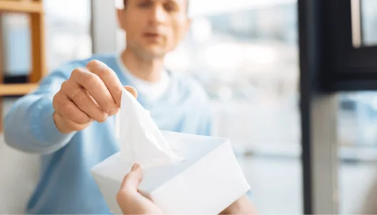 Mouchoirs en papier professionnels : qualité, certification et formats