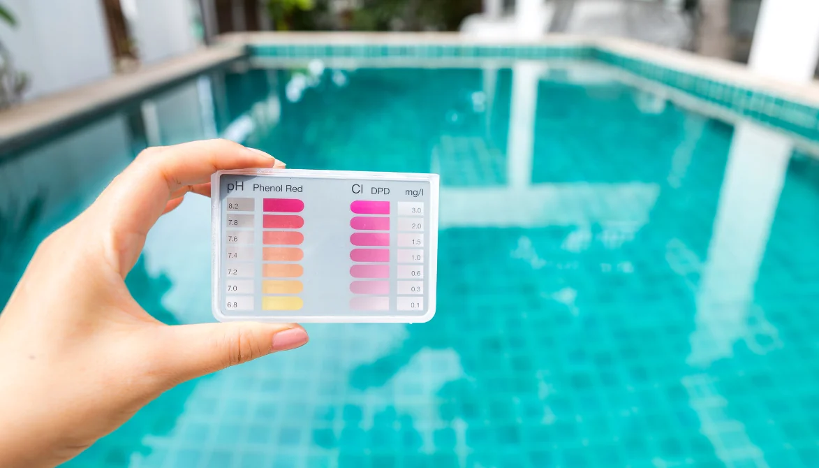 Comment corriger le pH de votre piscine ?