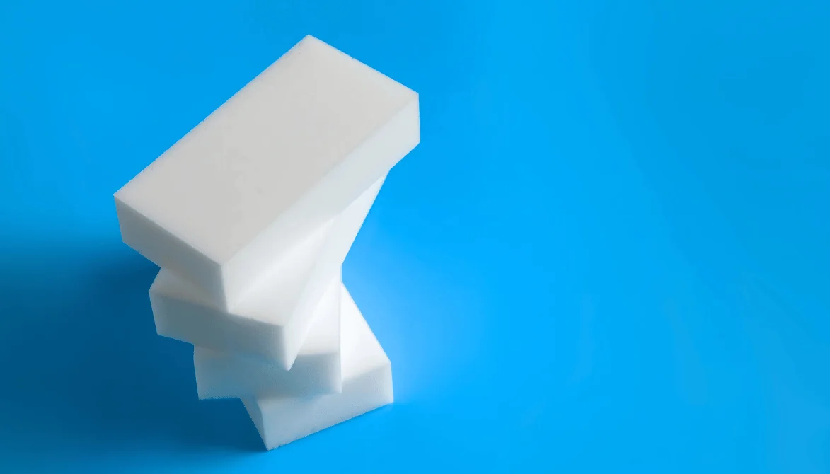 Éponge magique : comment l’utiliser efficacement sur un mur ?