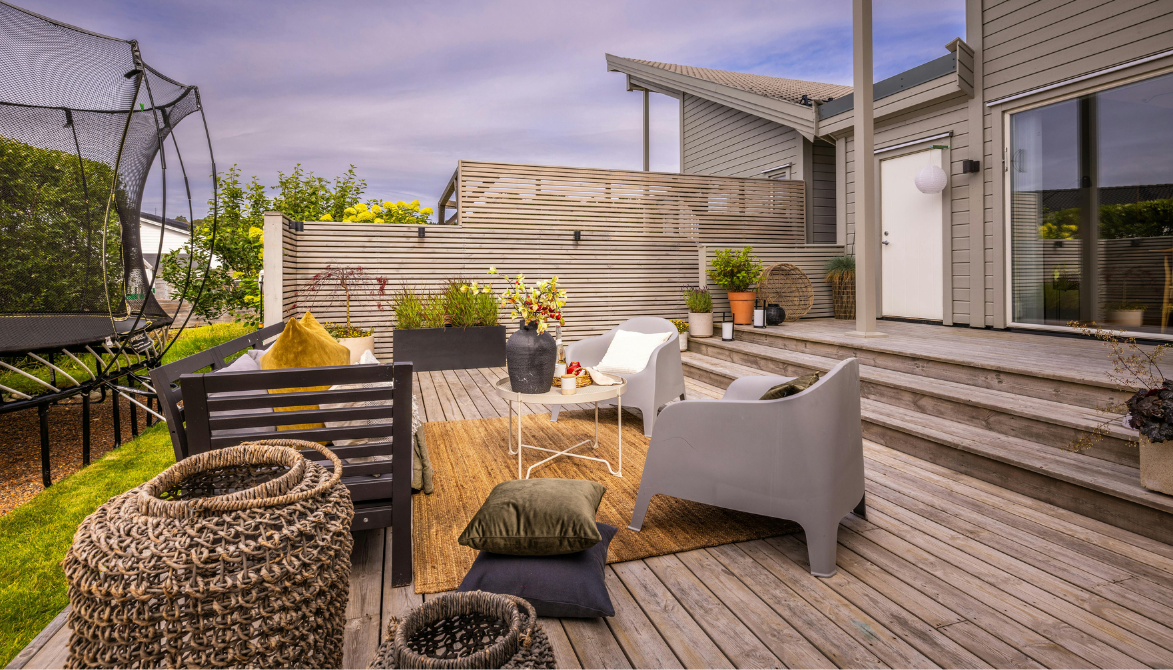 Comment nettoyer une terrasse en bois ? Les conseils Filfa France